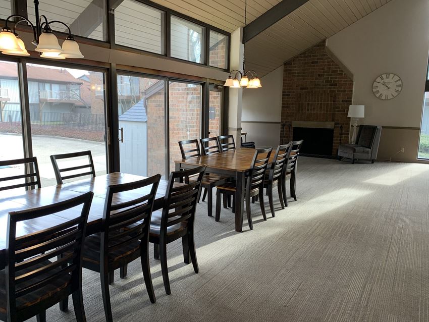 London Square Apartments, 2740 Shaftesbury Dr. NW, Canton, OH RentCafe